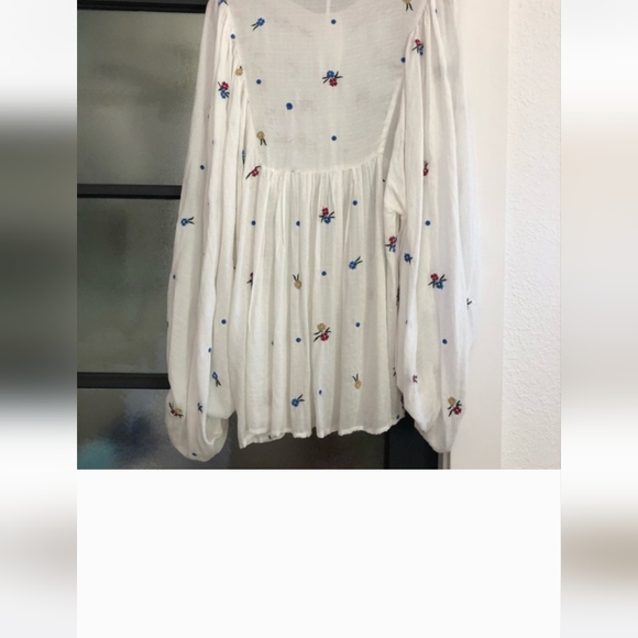 Free People White Blouse with Floral Embroidery & Balloon Sleeves | Size Small - Picture 4 of 6